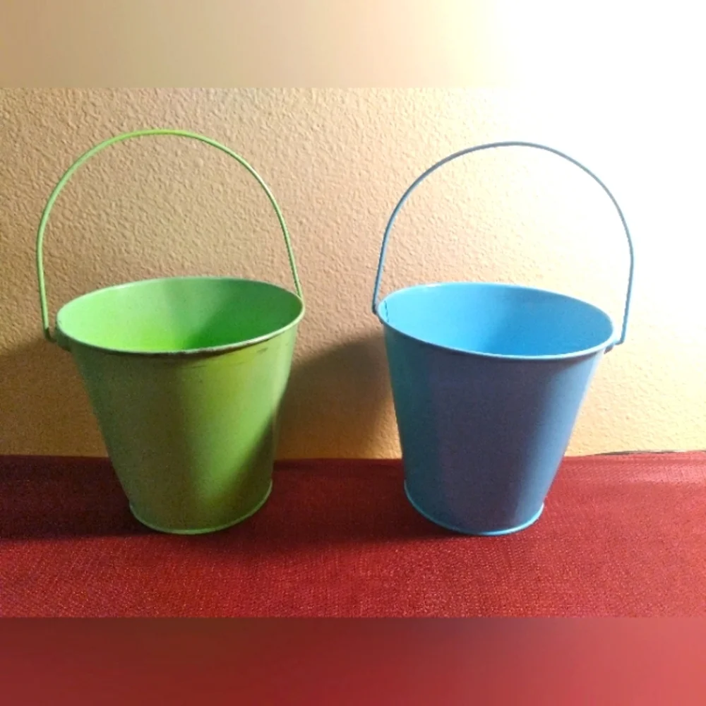 Cute accent buckets